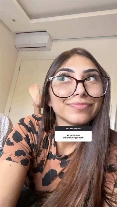 Cami Brito ‍⬛ (@camibritoficial) .